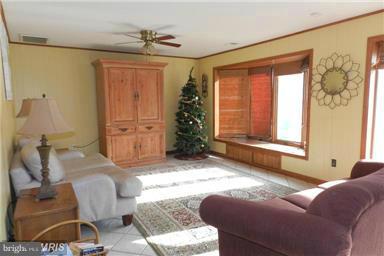 1101 Kathryn Road Silver Spring, MD 20904 - Photo 21 of 29 Family Room