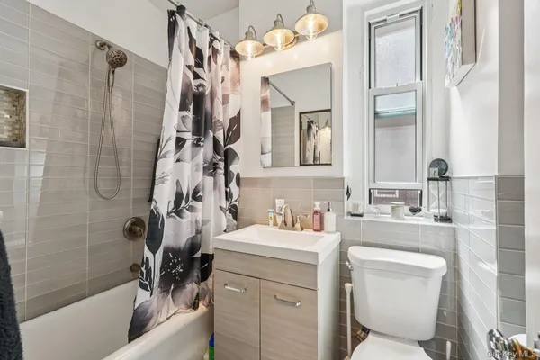 $199,000 | 1468 Midland Avenue, Unit 2C, Bronxville, NY 10708