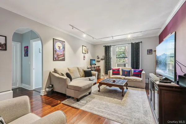 $199,000 | 1468 Midland Avenue, Unit 2C, Bronxville, NY 10708