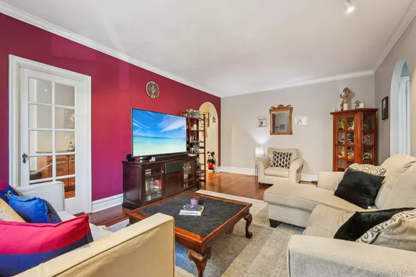 $199,000 | 1468 Midland Avenue, Unit 2C, Bronxville, NY 10708