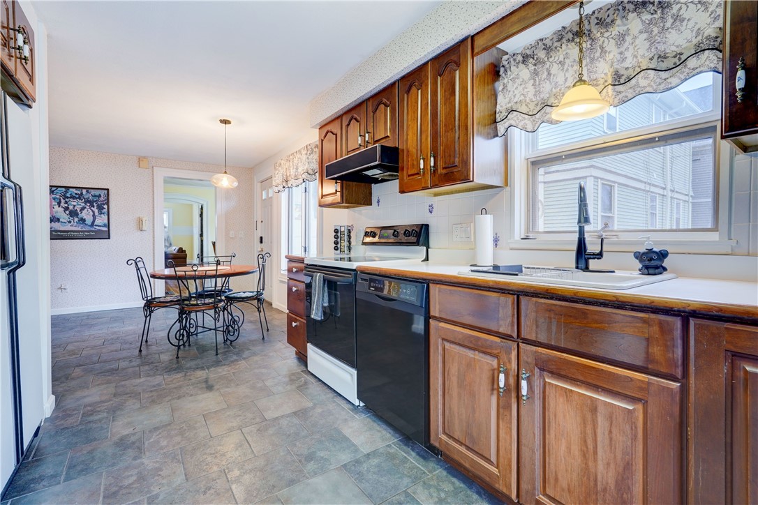 727 University Avenue Rochester, NY 14607 - Photo 14 of 41