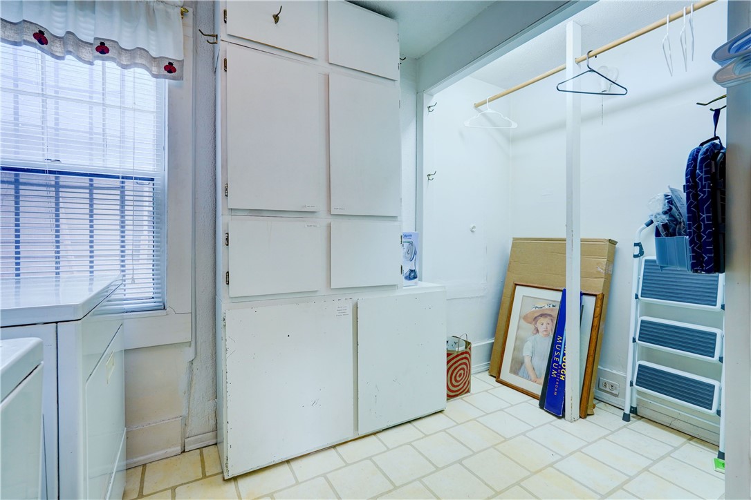 727 University Avenue Rochester, NY 14607 - Photo 16 of 41