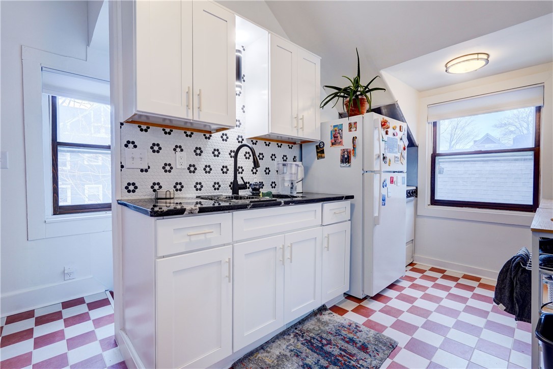 727 University Avenue Rochester, NY 14607 - Photo 29 of 41