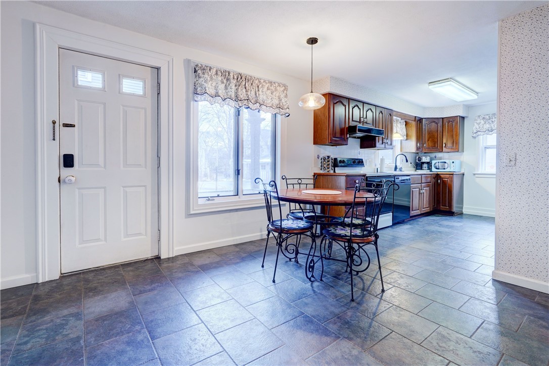 727 University Avenue Rochester, NY 14607 - Photo 10 of 41