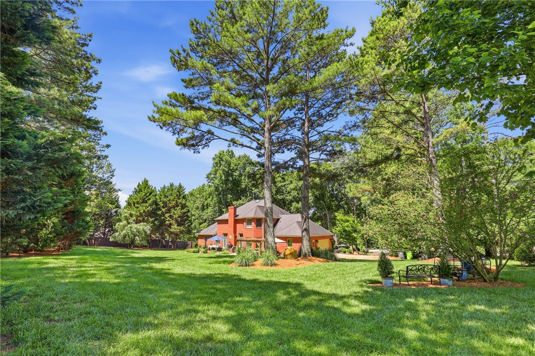110 Hawnes Place Anderson, SC 29621 - Photo 3 of 40 Backyard