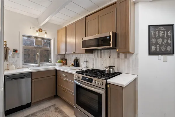 $209,900 | 1860 Sherman Avenue, Unit 5NW, Evanston, IL 60201
