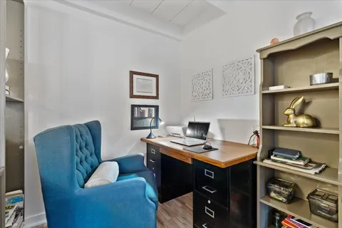 $209,900 | 1860 Sherman Avenue, Unit 5NW, Evanston, IL 60201