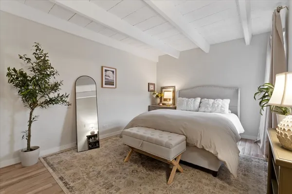 $209,900 | 1860 Sherman Avenue, Unit 5NW, Evanston, IL 60201