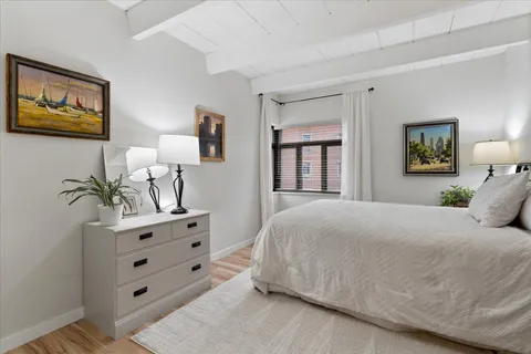 $209,900 | 1860 Sherman Avenue, Unit 5NW, Evanston, IL 60201