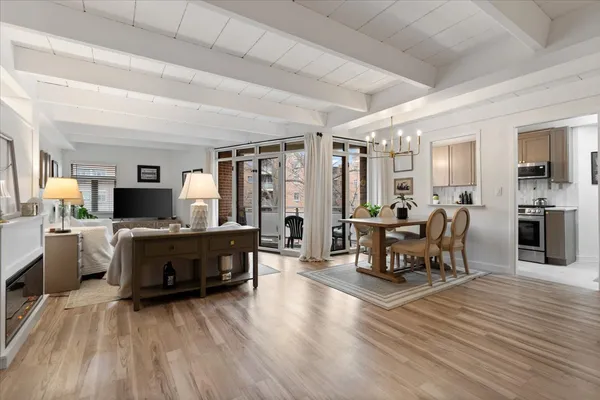 $209,900 | 1860 Sherman Avenue, Unit 5NW, Evanston, IL 60201