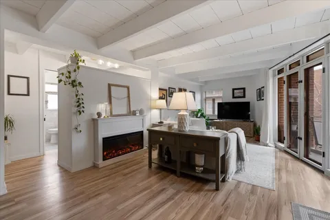 $209,900 | 1860 Sherman Avenue, Unit 5NW, Evanston, IL 60201