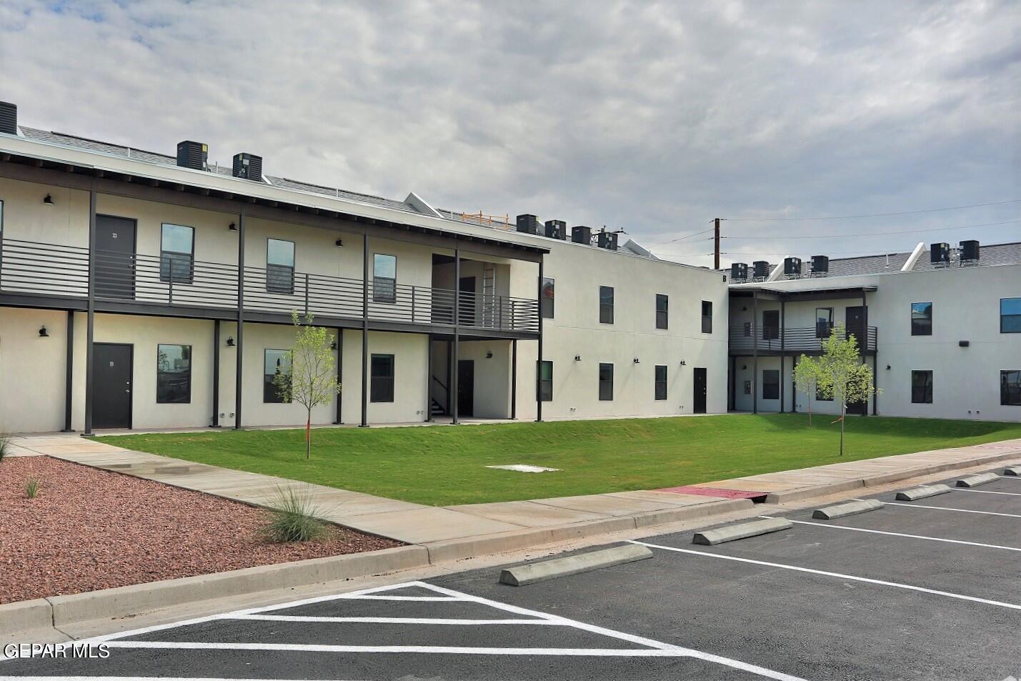 1061 Ranger Street, Unit 10 El Paso, TX 79907 - Photo 9 of 13 8. BuildingPhoto