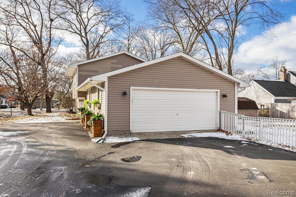 1700 Ladd Road Wolverine Lake, MI 48390 - Photo 16 of 29