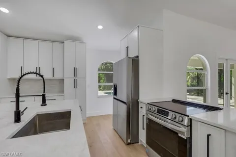 $785,000 | 440 33rd Avenue Northeast, Naples, FL 34120