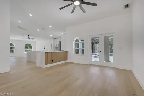 $785,000 | 440 33rd Avenue Northeast, Naples, FL 34120