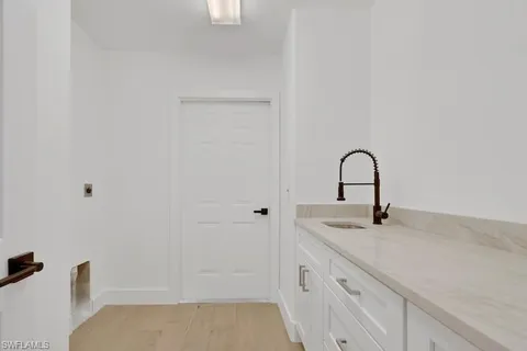 $785,000 | 440 33rd Avenue Northeast, Naples, FL 34120