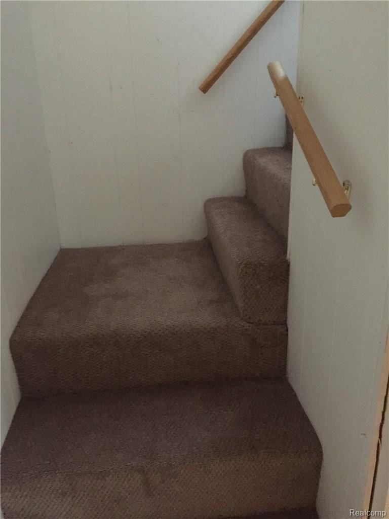 4008 Hunt Road Lapeer, MI 48446 - Photo 14 of 17 stairs.jpg