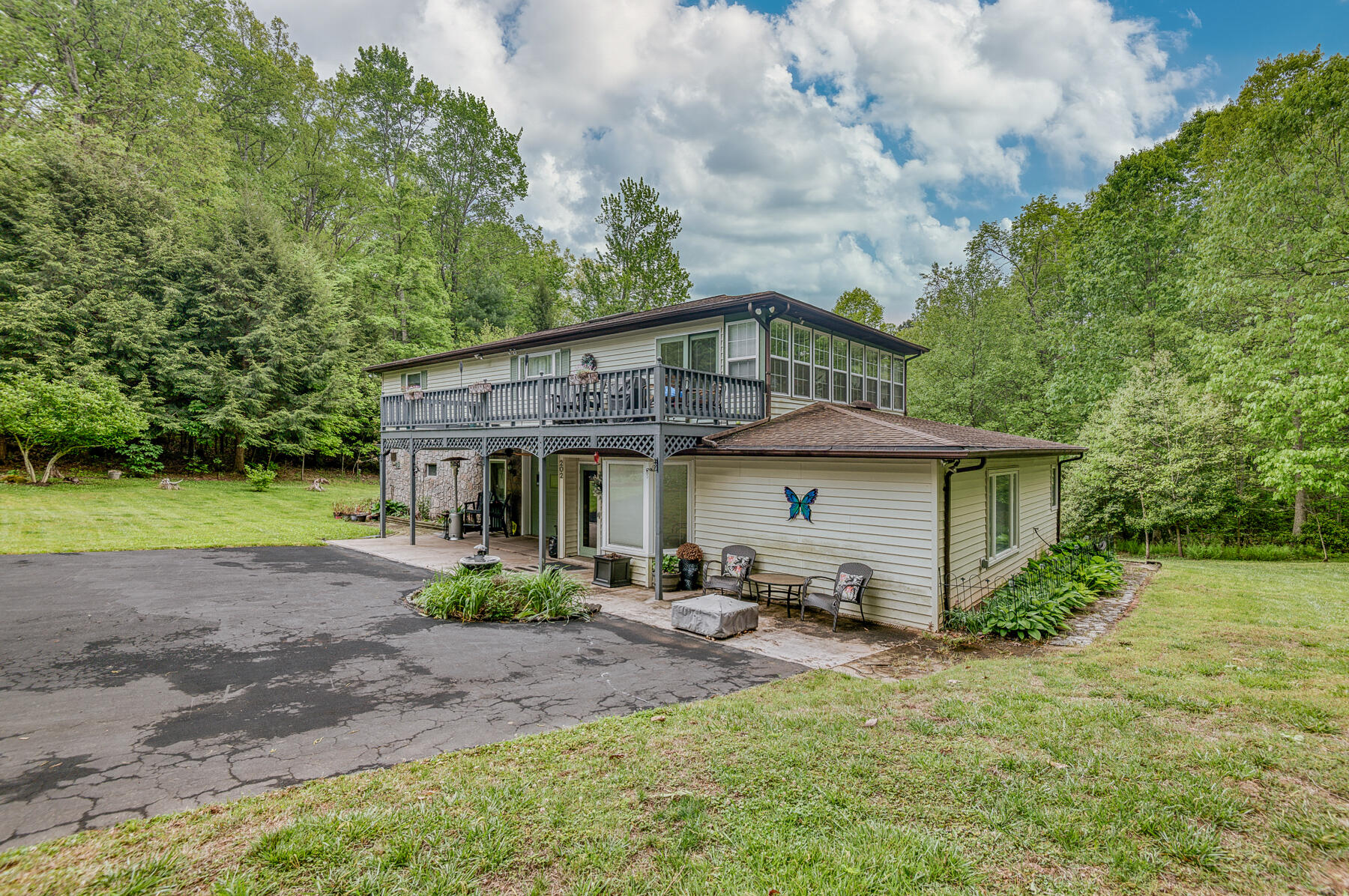 202 Arrowhead Rd 3