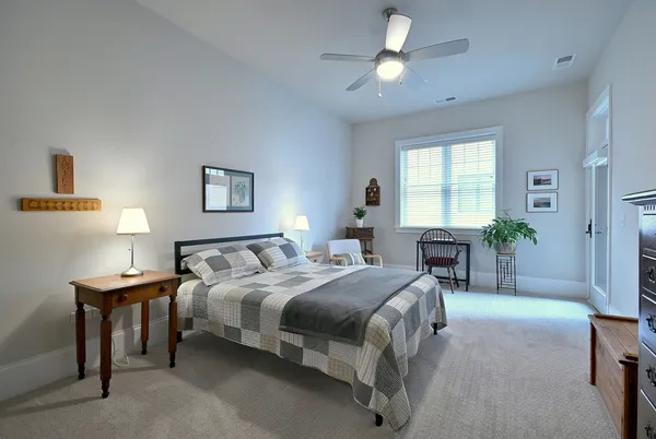 $725,000 | 105 South Cottage Hill Avenue, Unit 206, Elmhurst, IL 60126