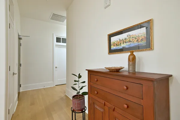 $725,000 | 105 South Cottage Hill Avenue, Unit 206, Elmhurst, IL 60126