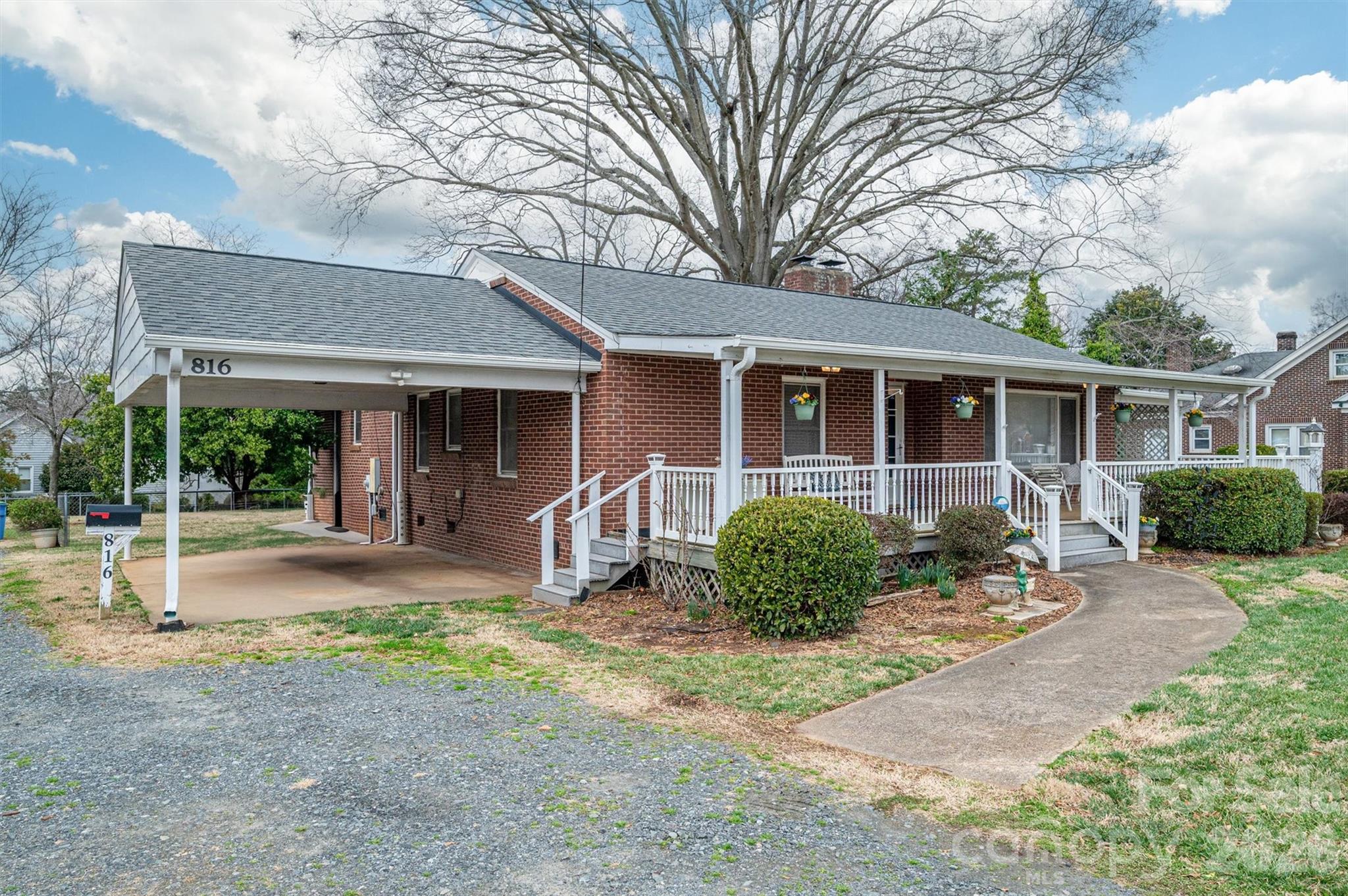 816 South Point Road Belmont, NC 28012 - Photo 8 of 36 Gallery Image 8