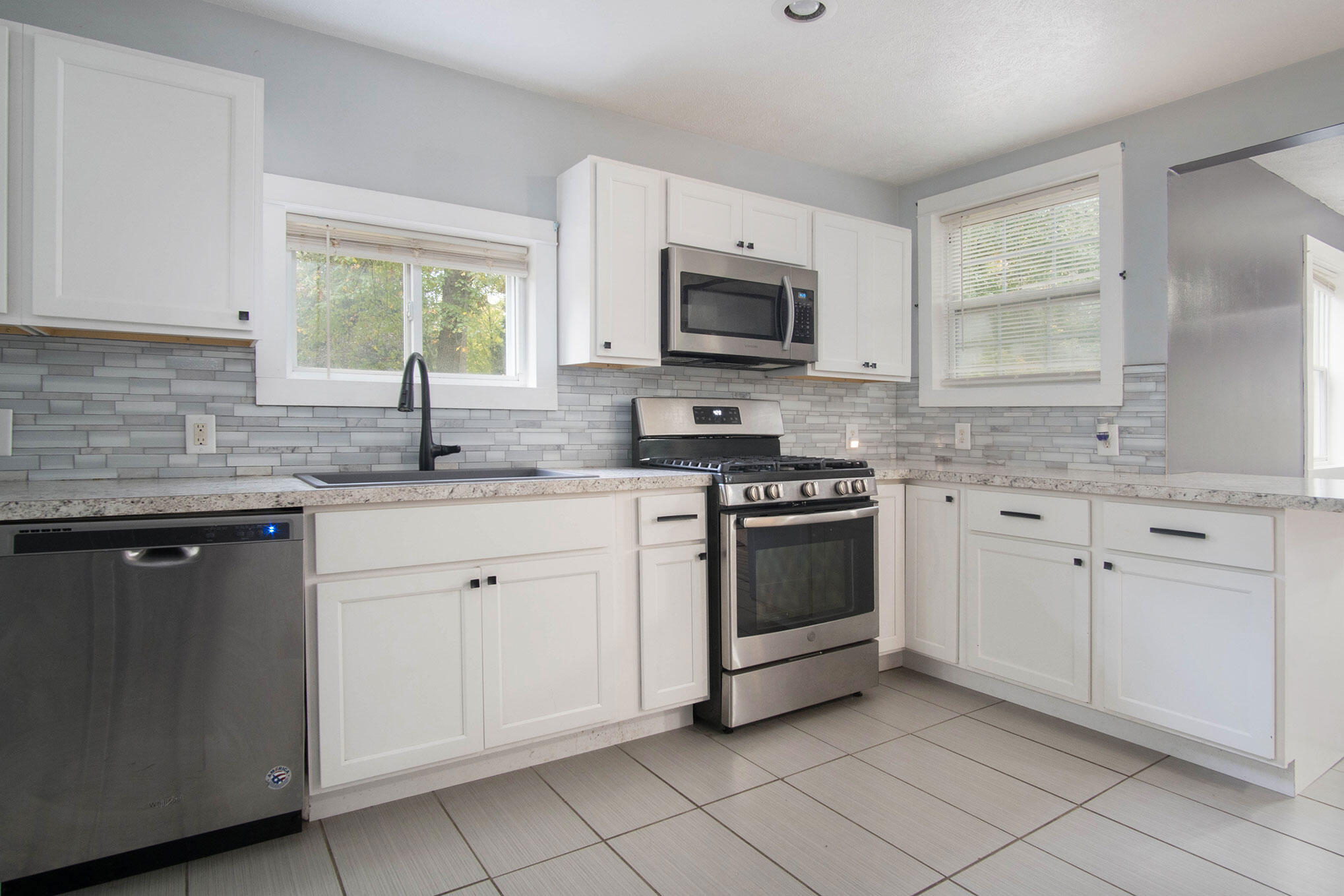 2836 Debaker Road Muskegon, MI 49444 - Photo 11 of 24 DSC09601
