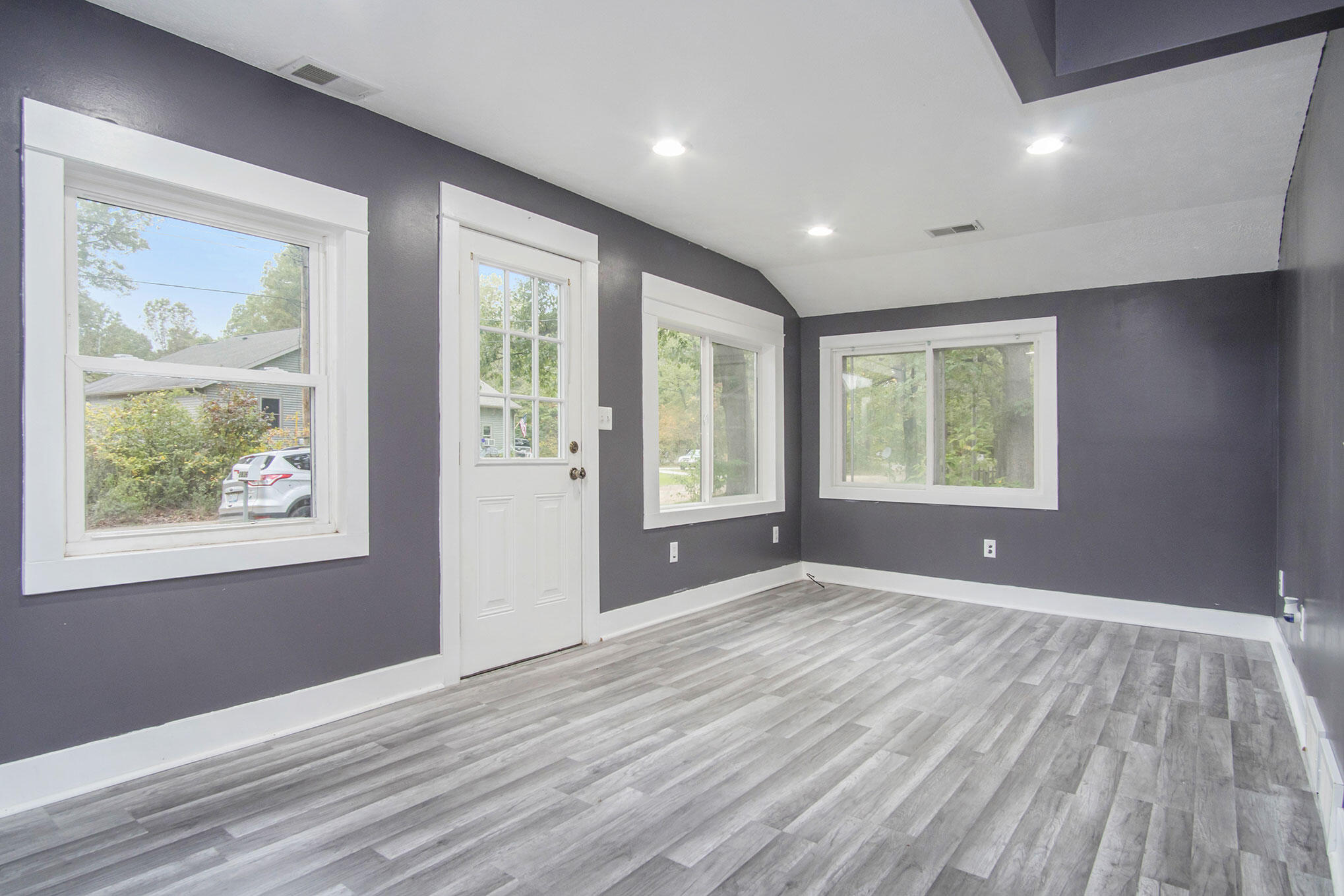2836 Debaker Road Muskegon, MI 49444 - Photo 4 of 24 DSC09583
