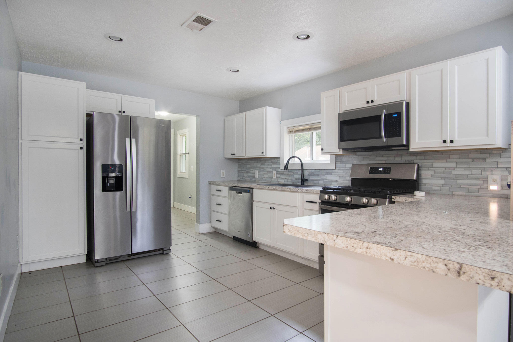 2836 Debaker Road Muskegon, MI 49444 - Photo 10 of 24 DSC09597