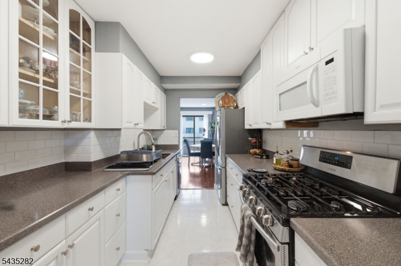 31 Chelsea Way Bridgewater, NJ 08807 - Photo 9 of 20