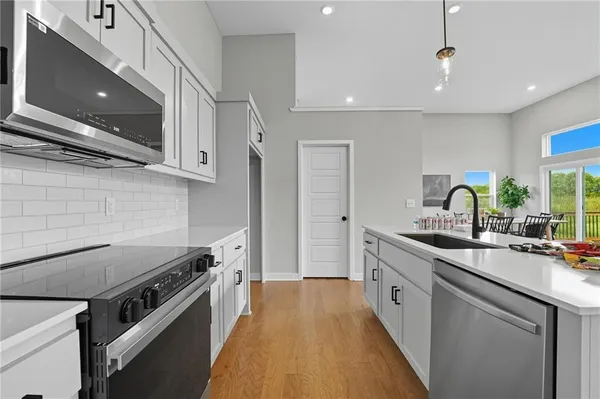 $299,995 | 1320 South 4th Street East, Louisburg, KS 66053