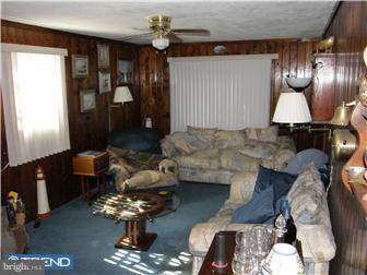 555 Winchester Road Warminster, PA 18974 - Photo 4 of 12 Family Room