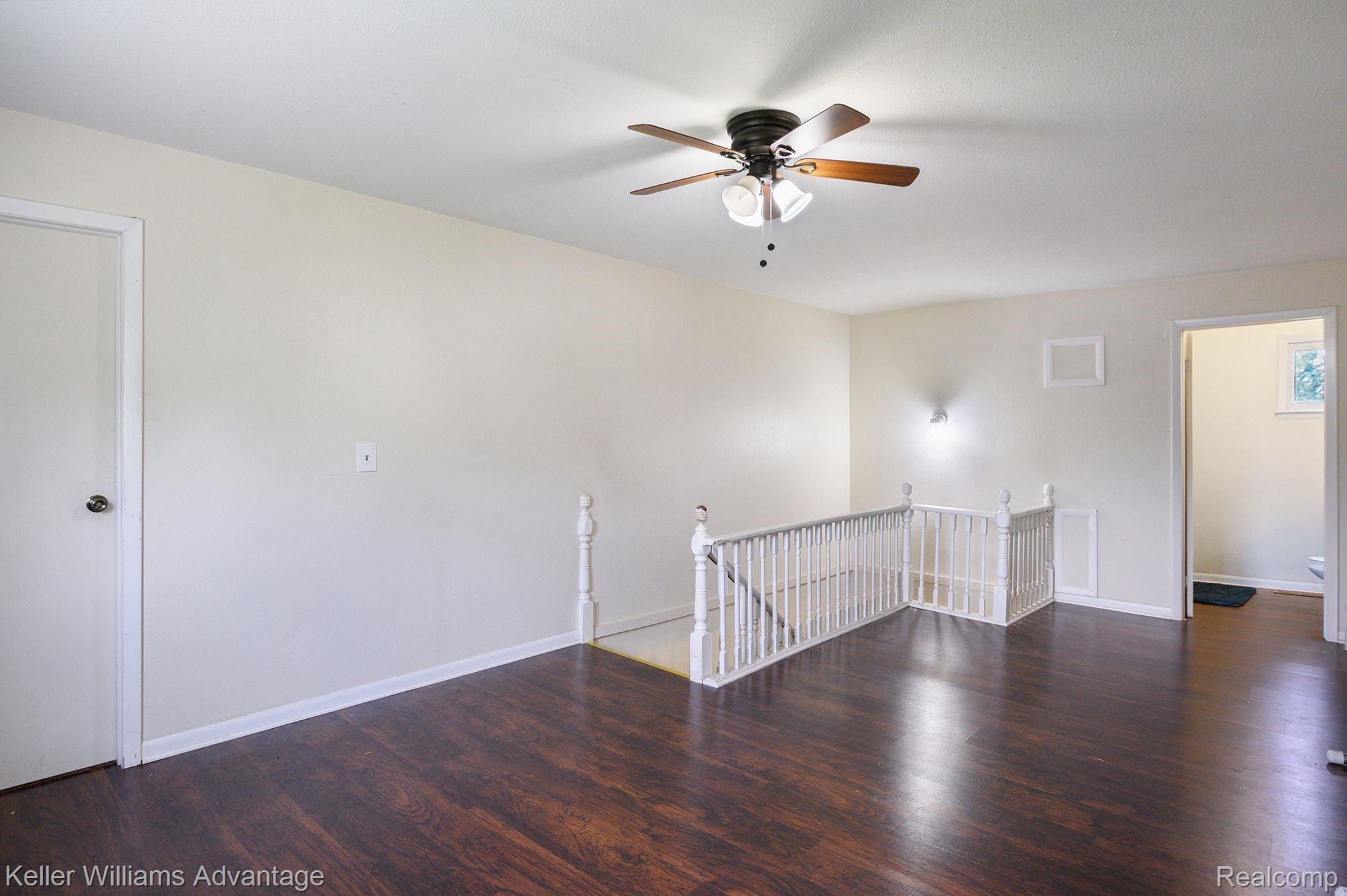 9898 South Lewis Road Millington, MI 48746 - Photo 10 of 20 Upstairs Living Area1.jpeg