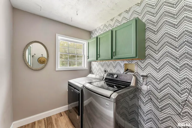 $325,000 | 8804 217th Street North, Port Byron, IL 61275