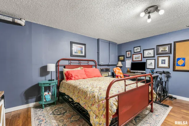 $325,000 | 8804 217th Street North, Port Byron, IL 61275