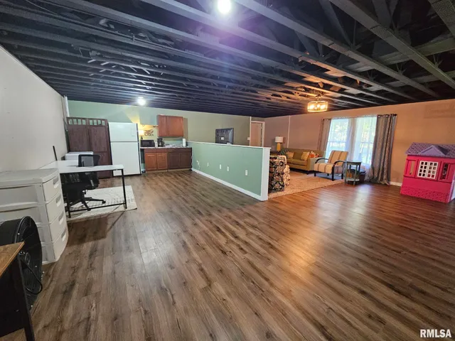 $325,000 | 8804 217th Street North, Port Byron, IL 61275