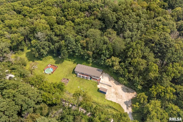 $325,000 | 8804 217th Street North, Port Byron, IL 61275