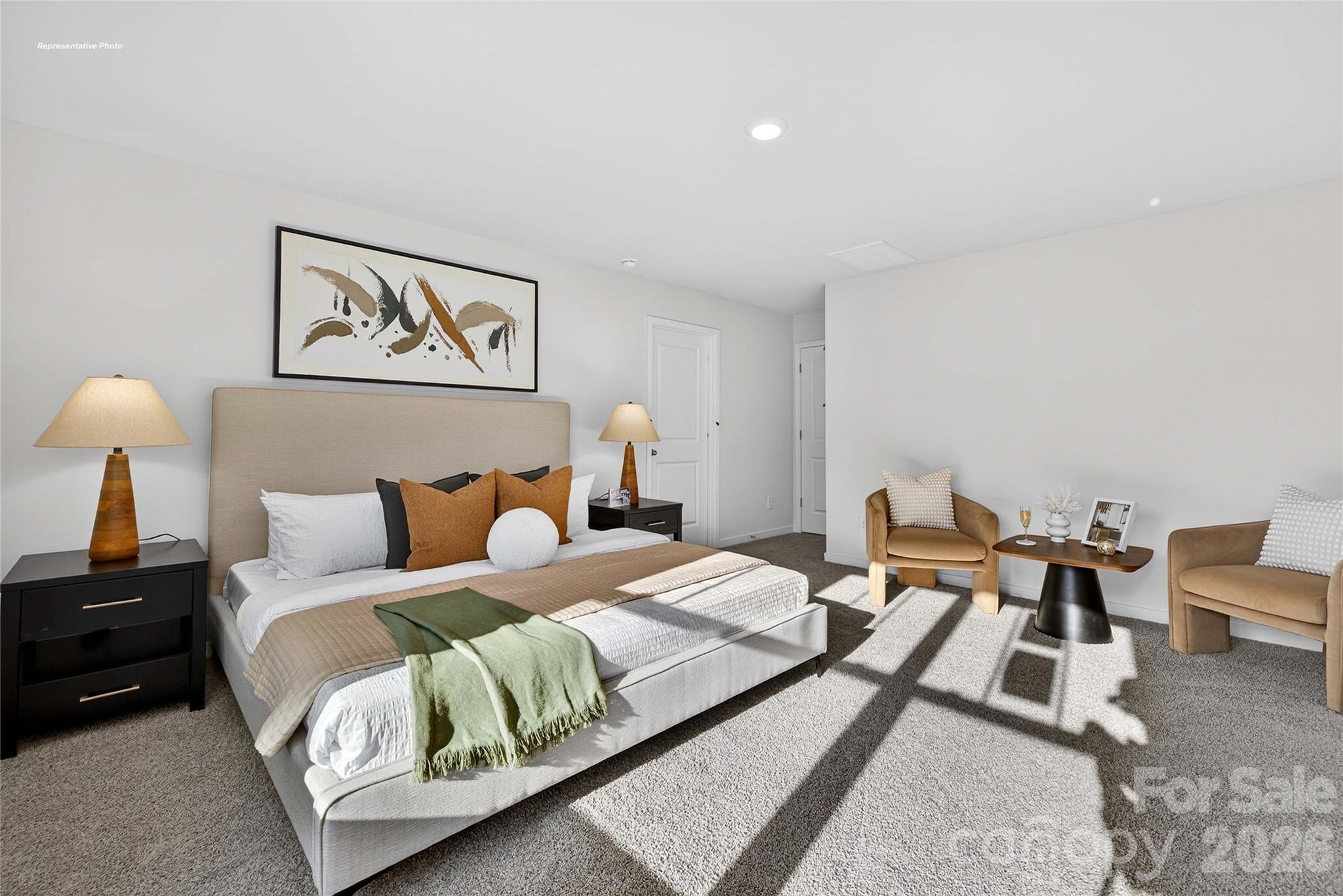 1375 Mammoth Road Hickory, NC 28602 - Photo 13 of 20 a bedroom with a bed and lamp