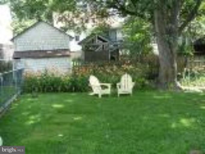 623 Plymouth Road Baltimore, MD 21229 - Photo 12 of 15 Back yard