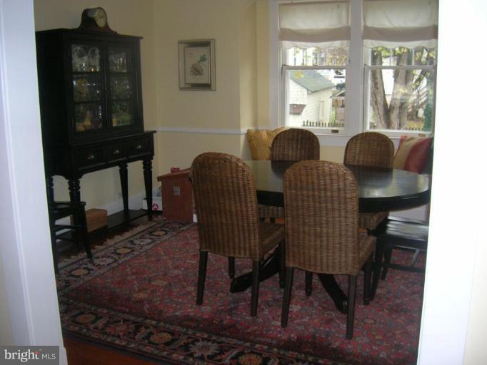 623 Plymouth Road Baltimore, MD 21229 - Photo 4 of 15 Dining Room