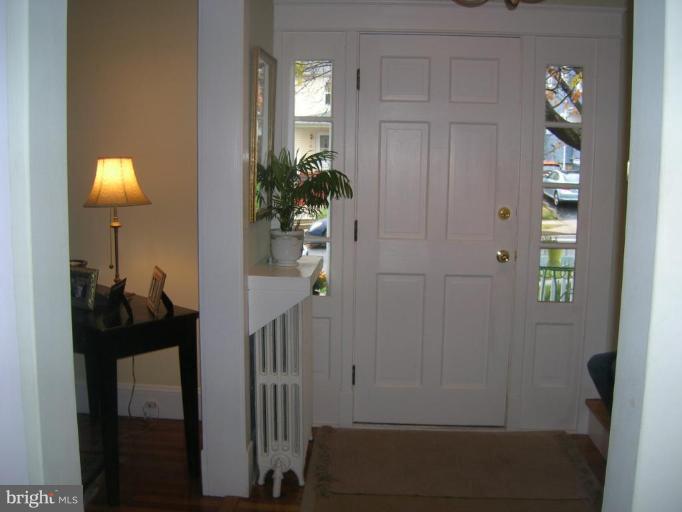 623 Plymouth Road Baltimore, MD 21229 - Photo 6 of 15 Hallway