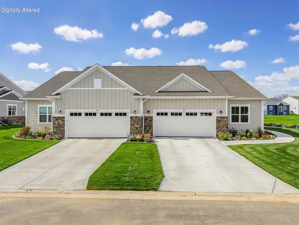 $534,900 | 857 Stirling Drive, Unit BLDG 20 40, Oconomowoc, WI 53066