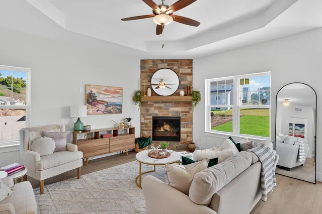 $534,900 | 857 Stirling Drive, Unit BLDG 20 40, Oconomowoc, WI 53066