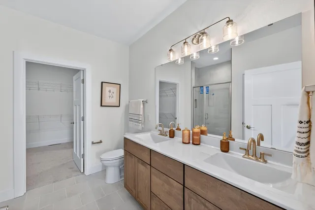 $534,900 | 857 Stirling Drive, Unit BLDG 20 40, Oconomowoc, WI 53066