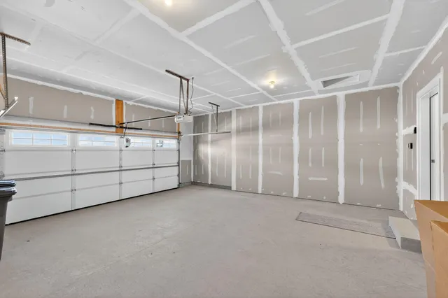 $534,900 | 857 Stirling Drive, Unit BLDG 20 40, Oconomowoc, WI 53066