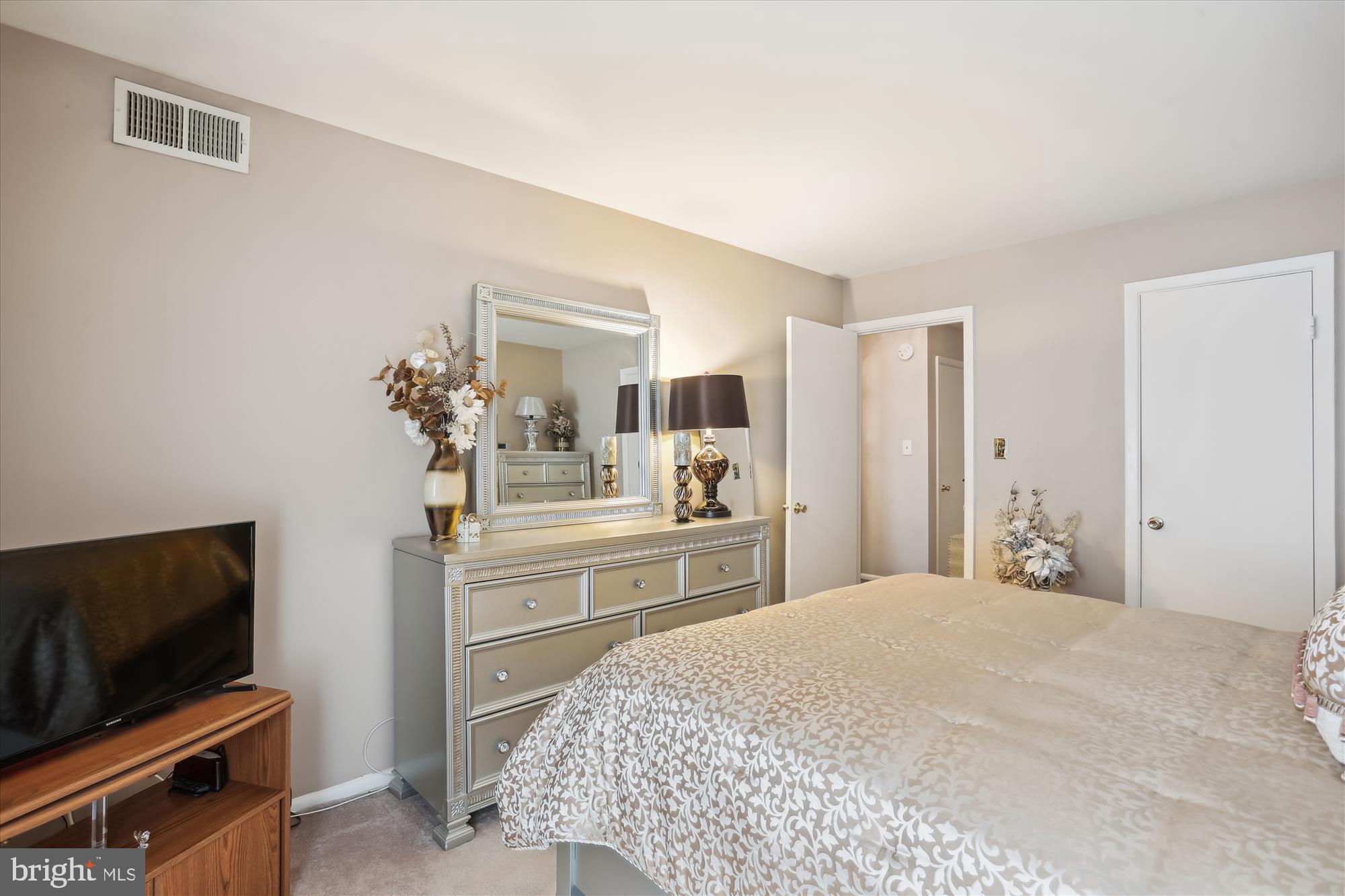 2501 Baltimore Road, Unit 4 Rockville, MD 20853 - Photo 17 of 41 Primary Bedroom