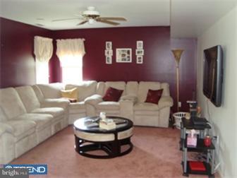 11 Springcress Drive Delran, NJ 08075 - Photo 5 of 9 Family Room