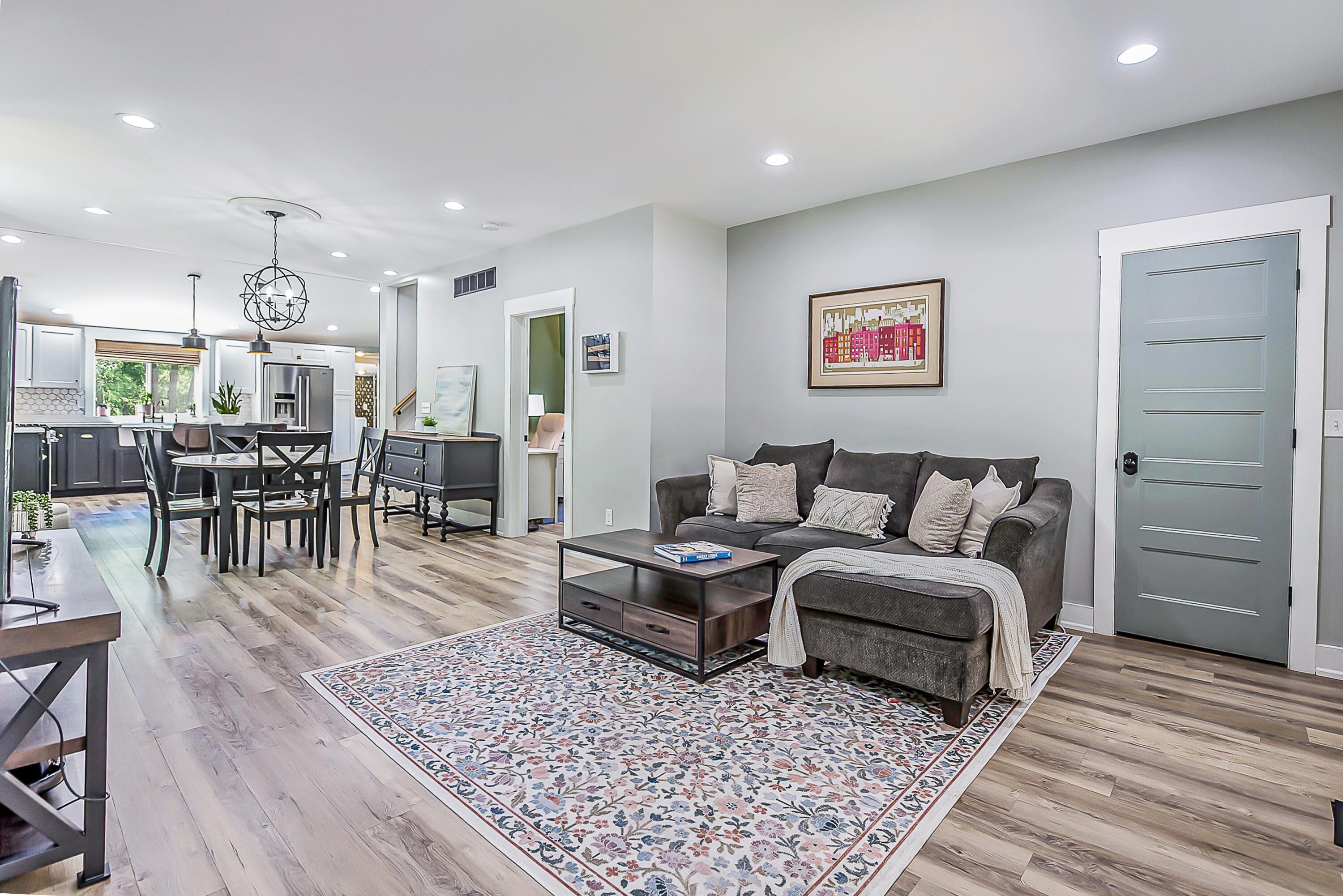 611 West Silver Lake Road Fenton, MI 48430 - Photo 4 of 50 DSC_2964-2