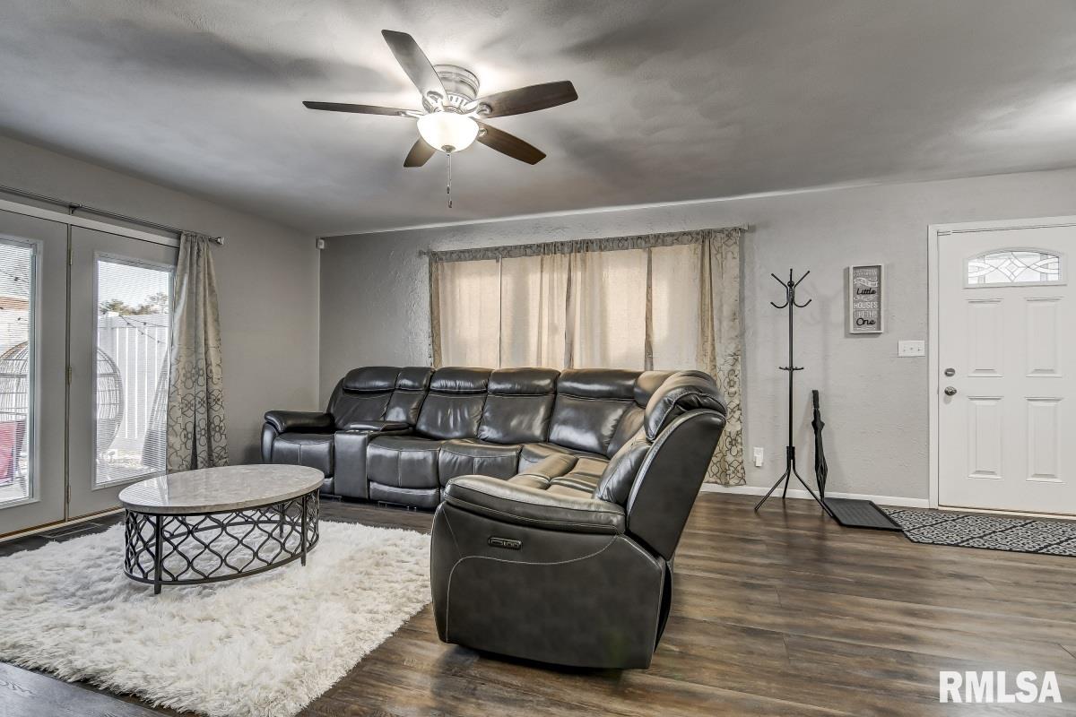 1 Brookside Place Springfield, IL 62704 - Photo 3 of 32 Gallery Image 3