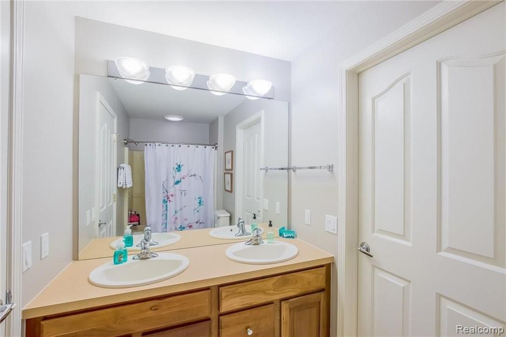 1585 Trinity Road Canton, MI 48187 - Photo 43 of 56