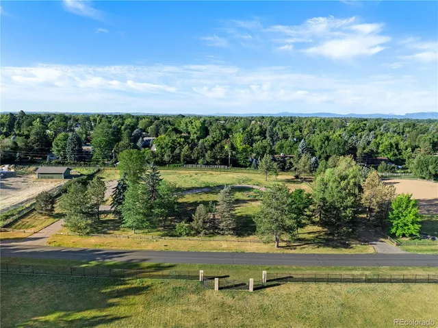 a view of a yard with an outdoor space